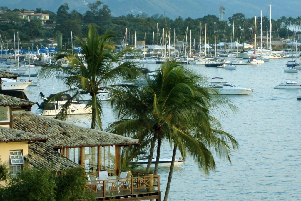 Ilhabela é um dos únicos municípios–arquipélagos marinhos brasileiros e é localizado no litoral norte do estado de São Paulo