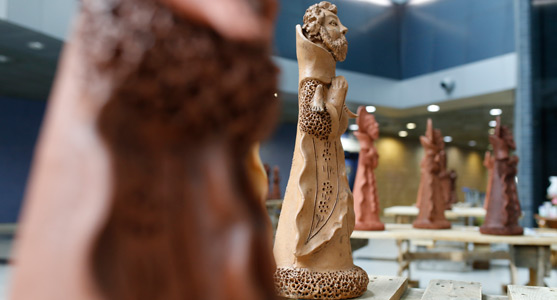 Exposição de Mestre Zuza de Tracunhaém é realizada no Aeroporto do Recife Exposição de Mestre Zuza de Tracunhaém é realizada no Aeroporto do Recife